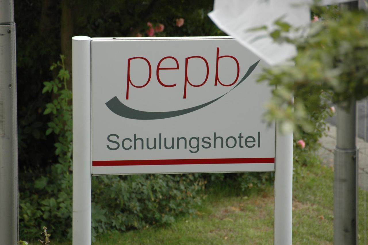 Pepb Schulungshotel Sarstedt Exterior foto